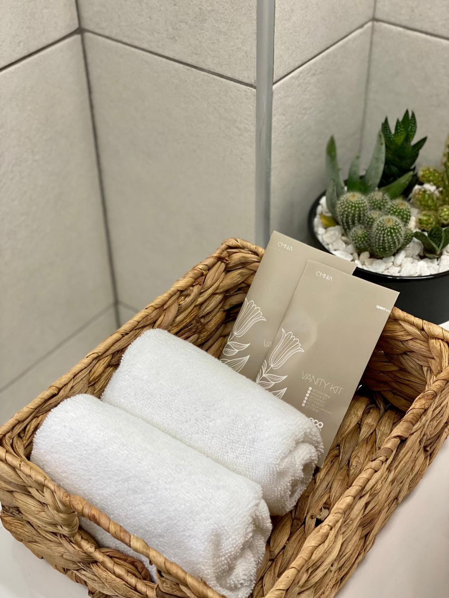 Cosy Apartments & Bistro Pufesti Екстериор снимка
