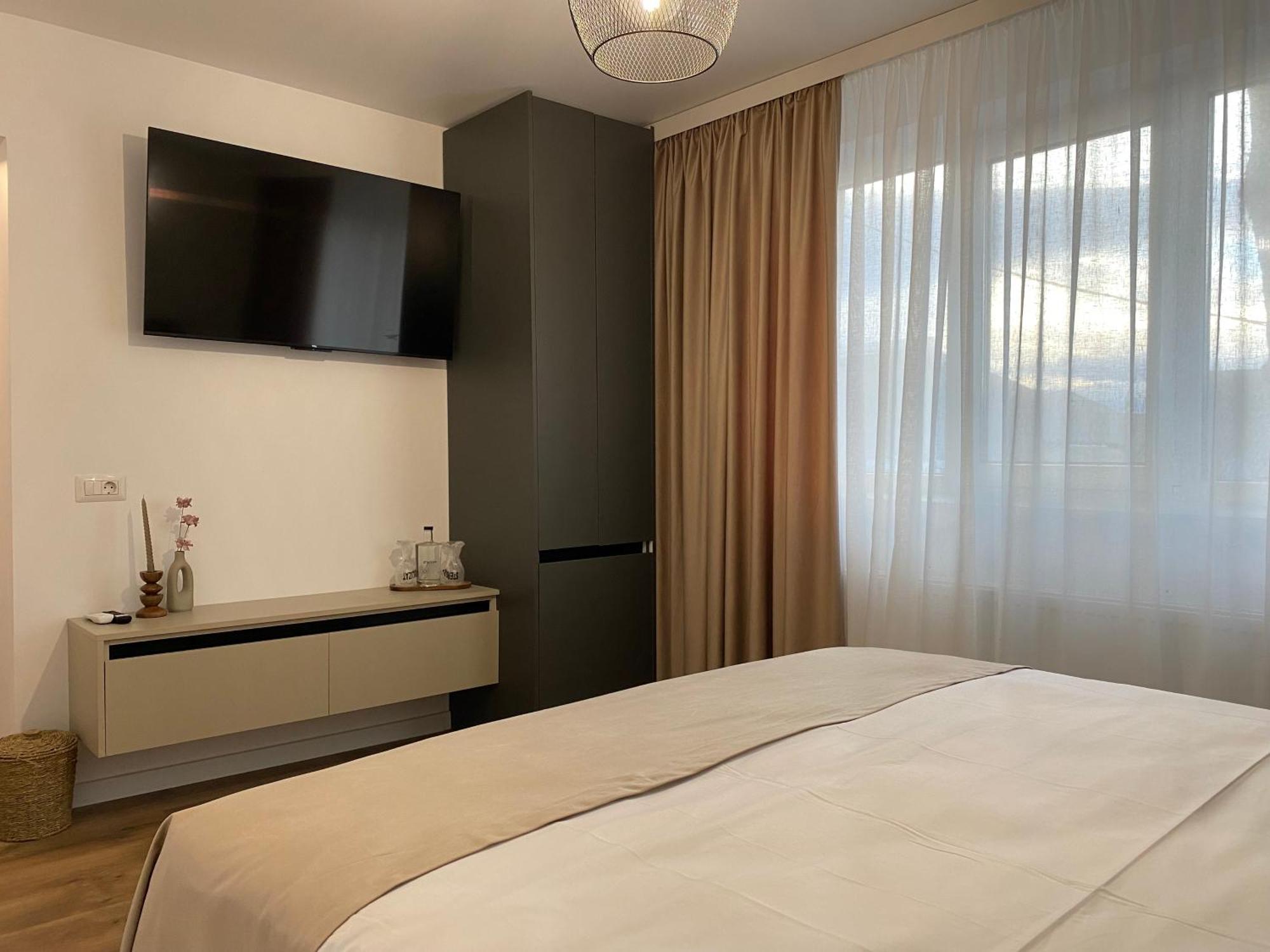 Cosy Apartments & Bistro Pufesti Екстериор снимка