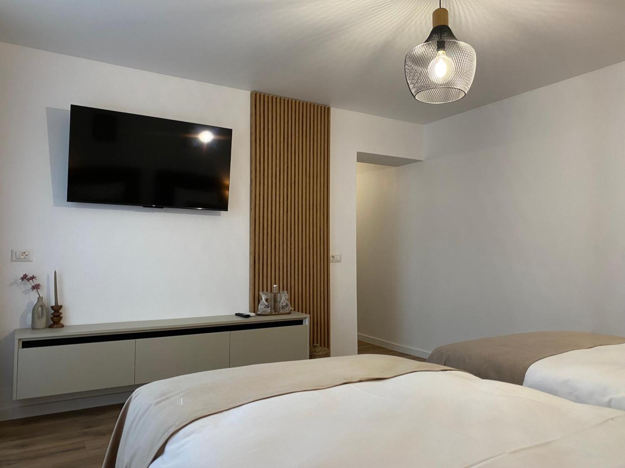 Cosy Apartments & Bistro Pufesti Екстериор снимка