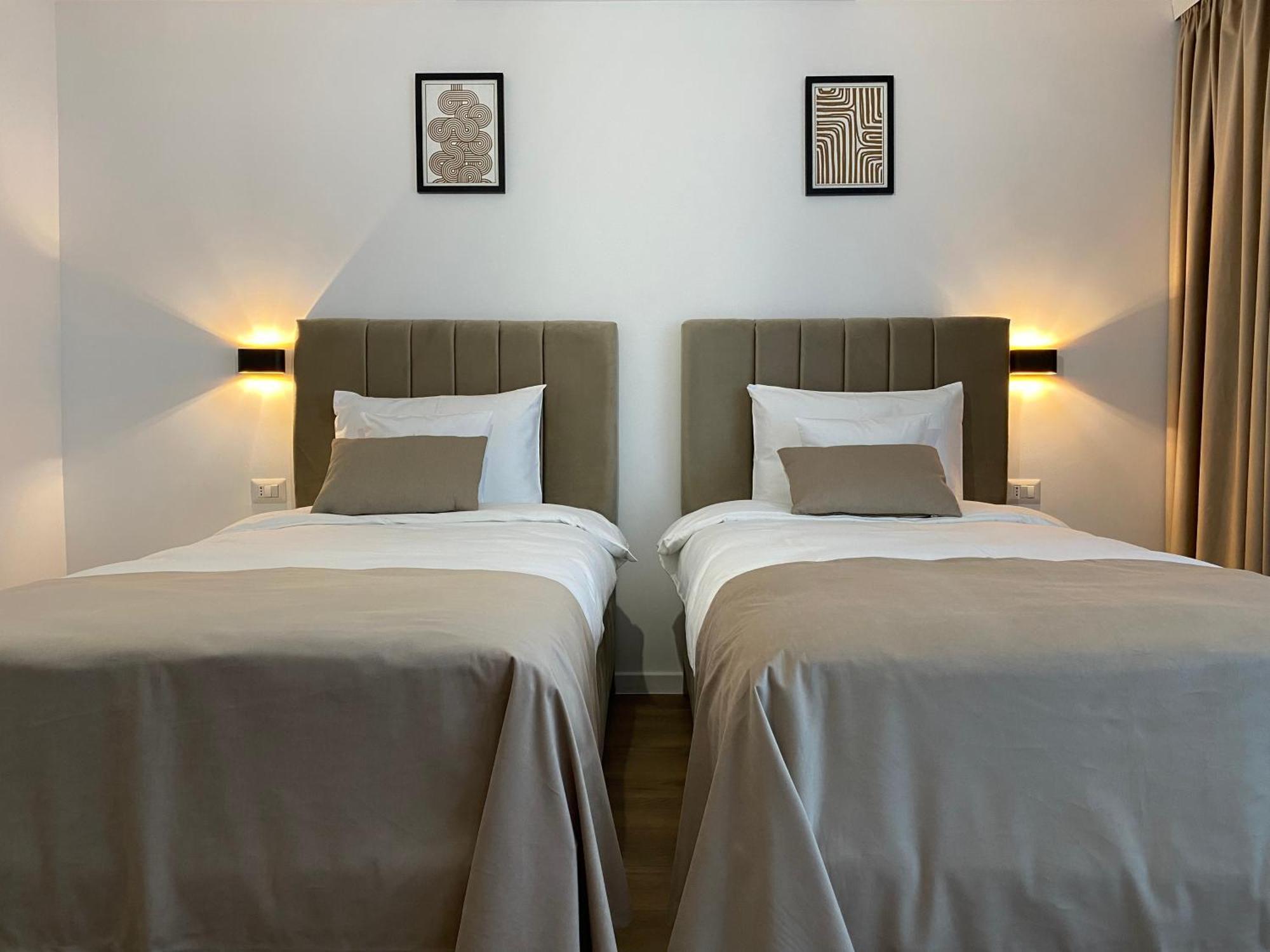 Cosy Apartments & Bistro Pufesti Екстериор снимка